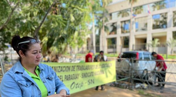 Docentes protestan contra proyecto que penaliza cierres de ruta