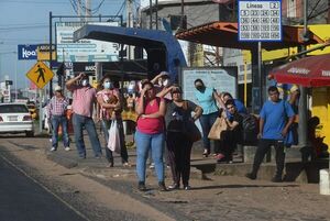 Sin solución a reguladas: pasajeros lamentan largas esperas y pocos buses - Nacionales - ABC Color