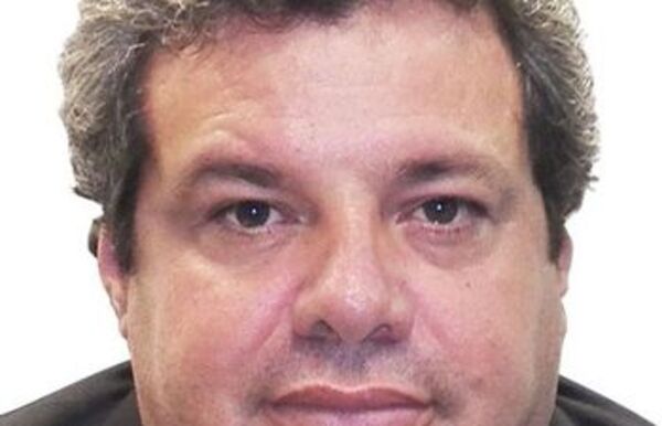 Diario HOY | Ya "arregló" US$ 10.000 fruto de coima, y pidió regalo extra: eso tumbó al jefe de cooperativa