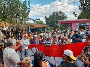 UNAS 500 PERSONAS SE MANIFESTARON EN FAVOR DE LA ABUELA DESALOJADA