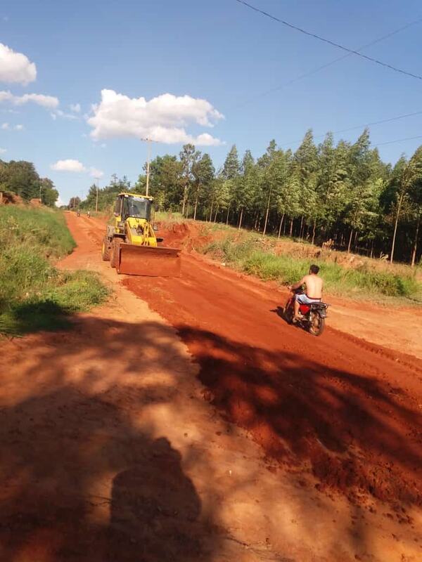 Reparan caminos en Chino Cué y San Lorenzo - La Clave