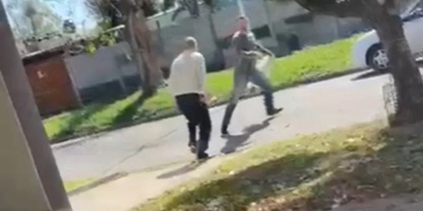 Diario HOY | Le cortó los dedos a su vecino con un machete porque no barría la vereda