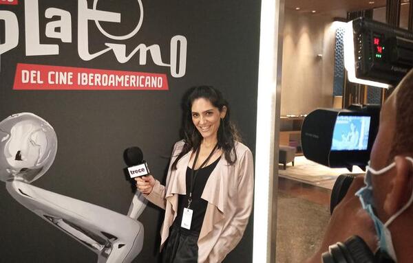 ¡Lu Sapena ya se encuentra en Madrid para la gala de Los Premios Platino!