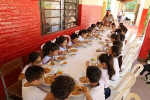 Padres de la Escuela 14 de Julio de Guarambaré exigen destitución de la directora - Nacionales - ABC Color