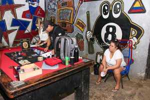 Diario HOY | Utilizaban la fachada de una bodega para vender drogas a barrabravas