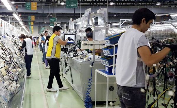 CUT-A considera que gobierno especula para no analizar posible suba de salarios - Nacionales - ABC Color