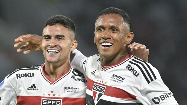 Sao Paulo sigue con buen paso en el grupo D