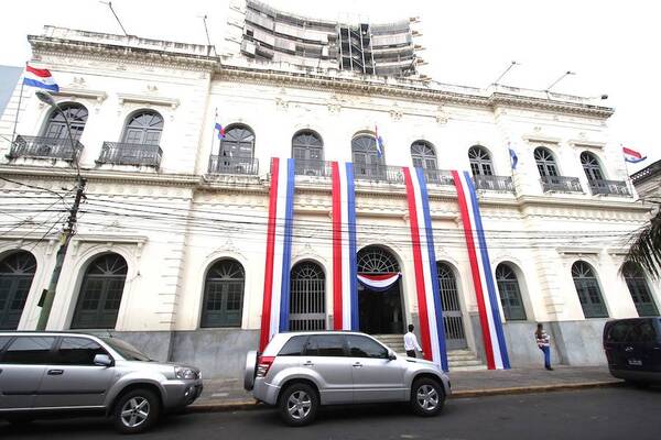 Carrera diplomática y consular: gremio apoya la versión Senado del proyecto | 1000 Noticias