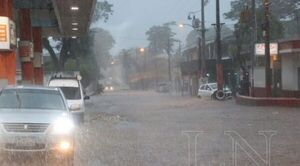 Alertan sobre sistema de tormentas que afectará a Asunción y otros puntos del país - Radio Imperio