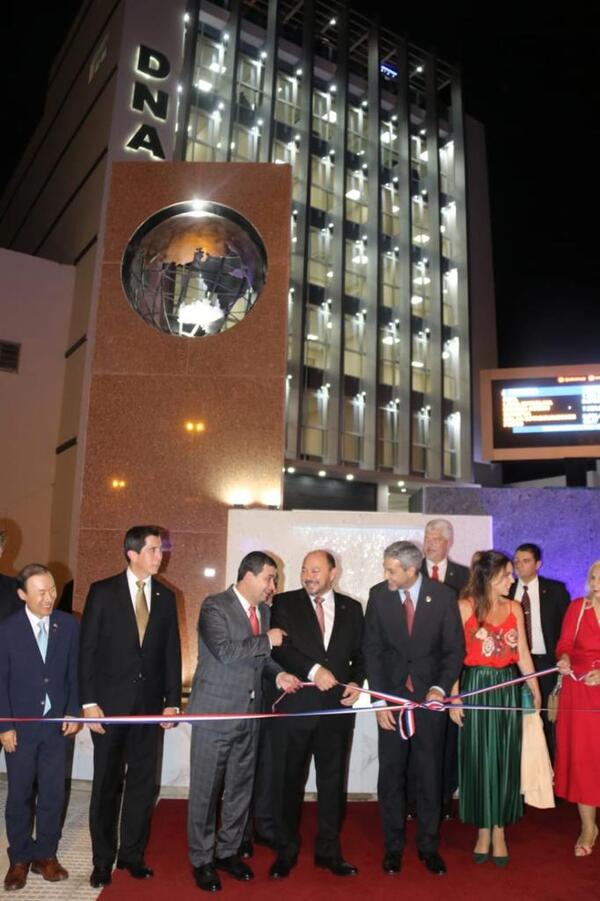 PRESIDENTE INAUGURA SEDE PROPIA DE ADUANAS - La Voz del Norte