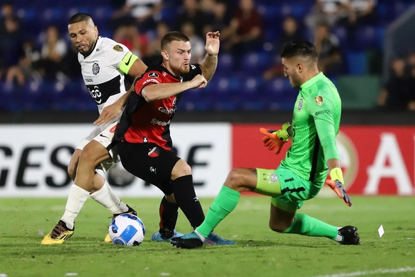 En un duelo de arqueros, Olimpia y Colón empatan en la Copa Libertadores - El Independiente