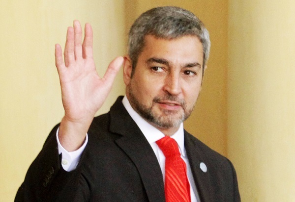 Abdo “quiere jugar la carrera” por la presidencia de la ANR