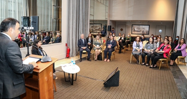 Hacienda y BID lanzan programa para el desarrollo del liderazgo de las funcionarias públicas - .::Agencia IP::.