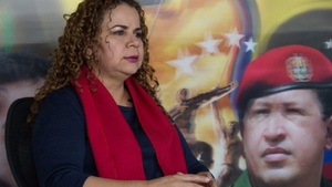 Delegación chavista presidida por Iris Varela insisten en entrar a Paraguay: Ponen como excusa negociar combustible, mientras v
