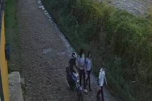 Crónica / [VIDEO] Depravado manosea a estudiante en Roque Alonso