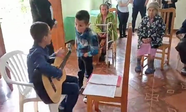 Coronel Oviedo: Agasajan a adultos mayores en su día - OviedoPress