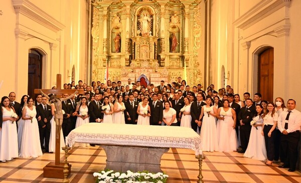 Diario HOY | En casamiento comunitario, 64 parejas dan el sí