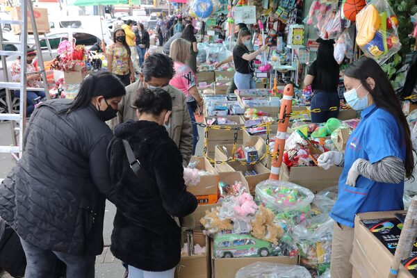 El desempleo en marzo en Colombia bajó ligeramente hasta el 12,1 % - MarketData