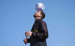Messi prueba el balón de Catar 2022 y muestra gran precisión - La Prensa Futbolera