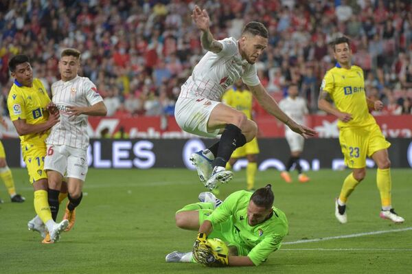 El Cádiz, de Arzamendia, mantiene la fe en permanencia y amarga a discreto Sevilla - Fútbol Internacional - ABC Color