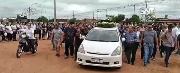 Doloroso adiós a la docente asesinada - SNT
