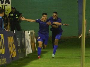 Luqueño gana en el choque de punteros - Fútbol de Ascenso de Paraguay - ABC Color