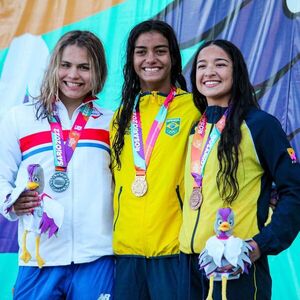Juegos de la Juventud: La nadadora Luana Alonso le da la primera medalla a Paraguay - Polideportivo - ABC Color