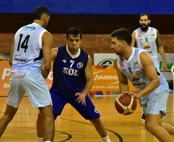 Deportivo San José golea a  Sol en el arranque de la Liga Nacional de baloncesto - Polideportivo - ABC Color