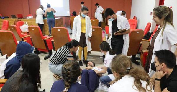 La Nación / Medicina-UNA da clases simuladas