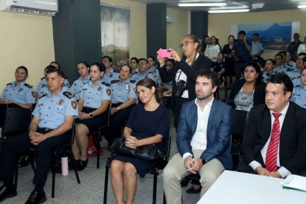 Mediante Mitic, policías refuerzan conocimientos sobre comunicación