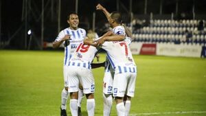 12 de Octubre corta la buena racha de Tacuary