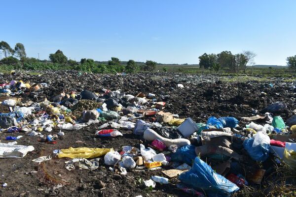 Piden solución a problemática de basura en Ayolas - Nacionales - ABC Color