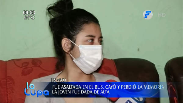 Tras caer del bus en un asalto, joven deja el hospital y habla de lo ocurrido
