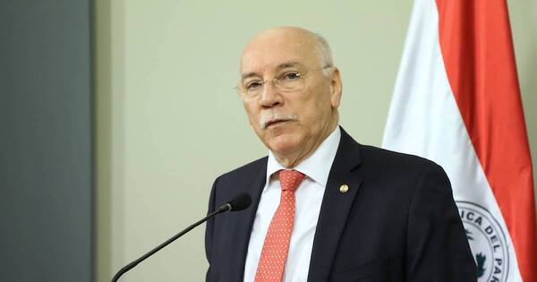 La Nación / Consideran que acercamiento de legisladores chavistas es solo estrategia política de Maduro