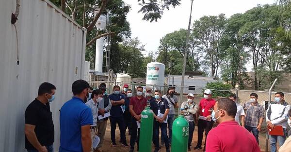 La Nación / Capacitaron a personal operativo de centros asistenciales que cuentan con planta de oxígeno