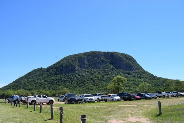 El místico cerro Santo Tomás, un atractivo a descubrir durante el “feriado turístico” - Viajes - ABC Color