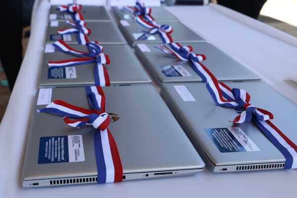Instituciones educativas del Guairá reciben equipos informáticos - ADN Digital