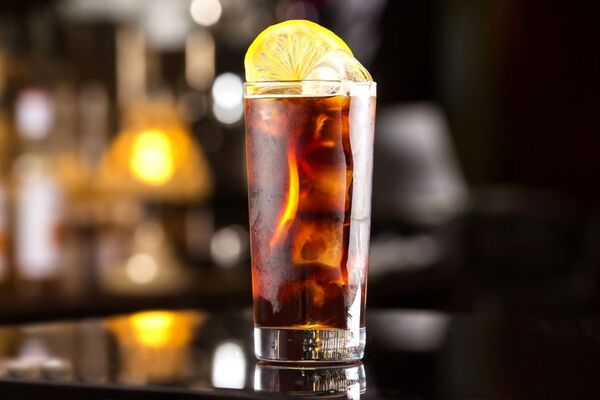 ¿Un cóctel fácil de preparar? Hacé whiscola, un trago rápido - Gastronomía - ABC Color
