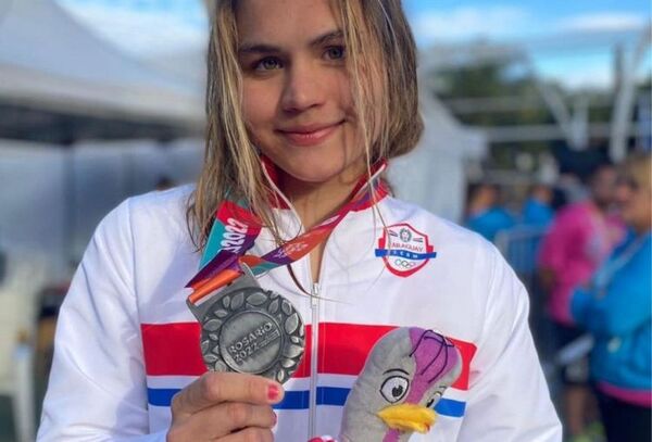Rosario 2022: Luana Alonso se alzó con la medalla de plata en natación