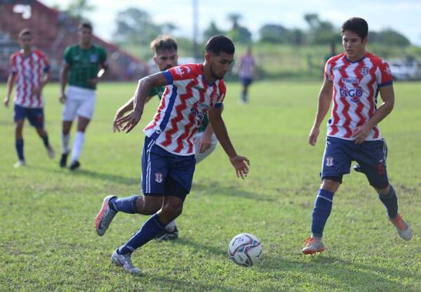 Crónica / Primera B: Limpeño y Hayes empataron 2-2