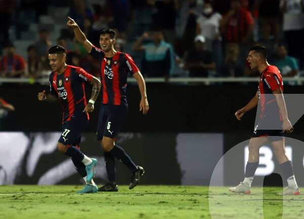 Crónica / Rodrigo le dedicó el gol a su mamá que es Profe y a todas las Profes del país