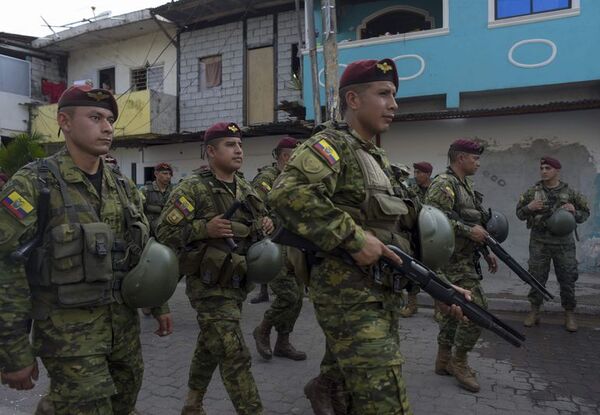 Detenciones en el primer día de estado de excepción focalizado en Ecuador - Tecnología - ABC Color