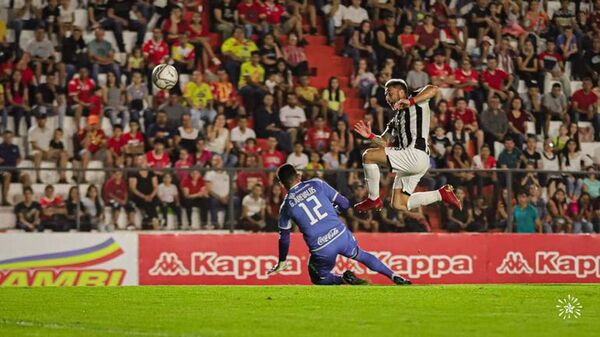 Libertad, bien arriba - Fútbol - ABC Color