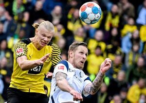 El Dortmund pierde, pese a triplete de Haaland - Fútbol - ABC Color