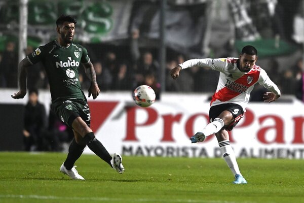 Versus / Con Martínez de titular, River aplastó a Sarmiento y sella su clasificación - PARAGUAYPE.COM