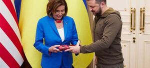 Nancy Pelosi y legisladores de EEUU realizaron visita sorpresa a Kiev