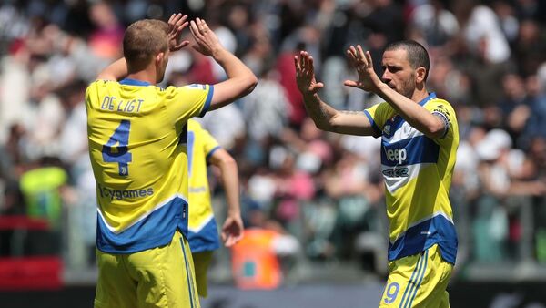 Bonucci salva a Juventus con un doblete ante el colista