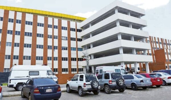 Hospital de Clínicas: familia vive calvario y denuncia negligencia médica - Nacionales - ABC Color
