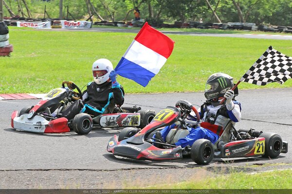 El karting anima una entretenida jornada en Ñu Guazú