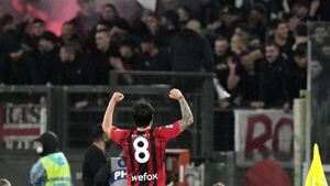 El Milán gana 1-0 a la Fiorentina y se asegura en la cima